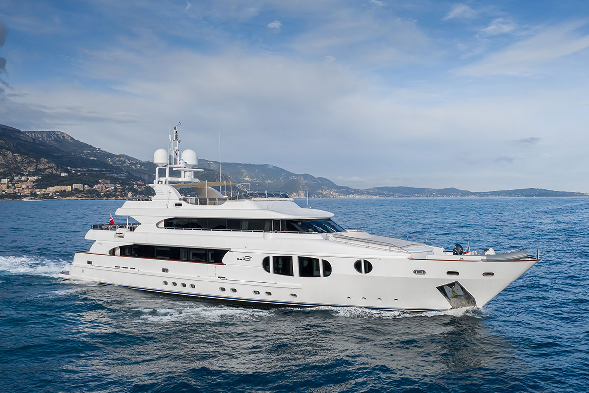 Motor Yacht Bina (33m) for charter
